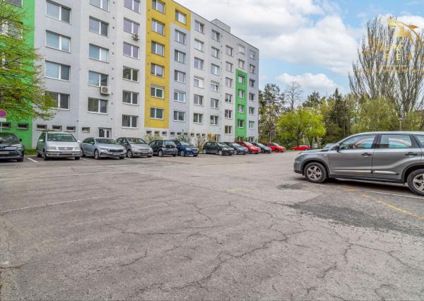 Svetlý dizajnový byt s nadštandardným zariadením - Javorová, Piešťany