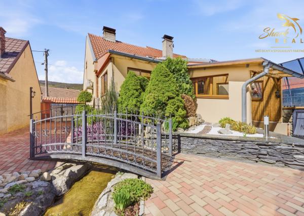 5-izbový RODINNÝ DOM, bazén, terasa, altánok, zeleň, VAŠE NOVÉ MIESTO PRE ŽIVOT