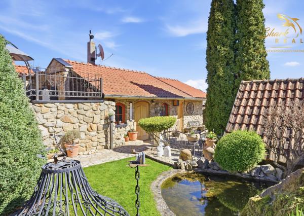 5-izbový RODINNÝ DOM, bazén, terasa, altánok, zeleň, VAŠE NOVÉ MIESTO PRE ŽIVOT