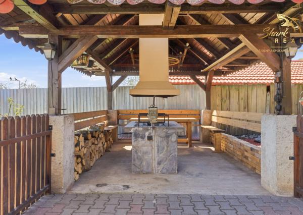 5-izbový RODINNÝ DOM, bazén, terasa, altánok, zeleň, VAŠE NOVÉ MIESTO PRE ŽIVOT