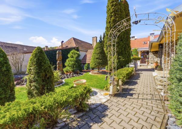 5-izbový RODINNÝ DOM, bazén, terasa, altánok, zeleň, VAŠE NOVÉ MIESTO PRE ŽIVOT