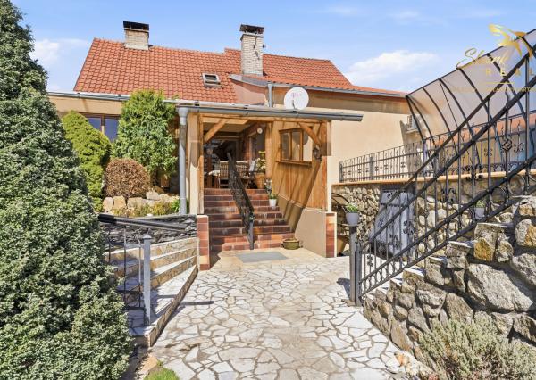 5-izbový RODINNÝ DOM, bazén, terasa, altánok, zeleň, VAŠE NOVÉ MIESTO PRE ŽIVOT