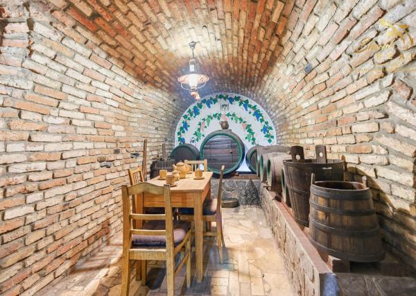 5-izbový RODINNÝ DOM, bazén, terasa, altánok, zeleň, VAŠE NOVÉ MIESTO PRE ŽIVOT