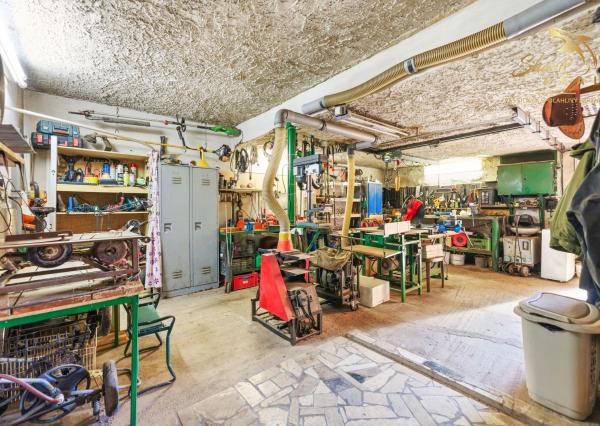 5-izbový RODINNÝ DOM, bazén, terasa, altánok, zeleň, VAŠE NOVÉ MIESTO PRE ŽIVOT