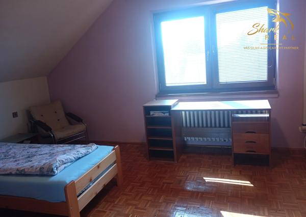 Na predaj 7 izbový rodinný dom s krásnou záhradou