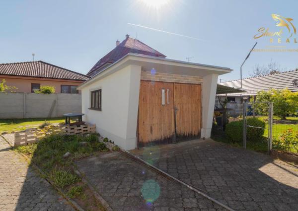 ZACHOVALÝ rodinný dom v atraktívnej obci BANKA