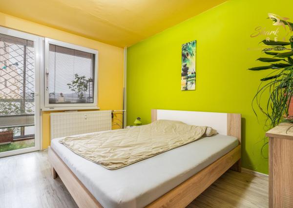 Priestranný 3-izbový byt s balkónom kúsok od stanice – Piešťany