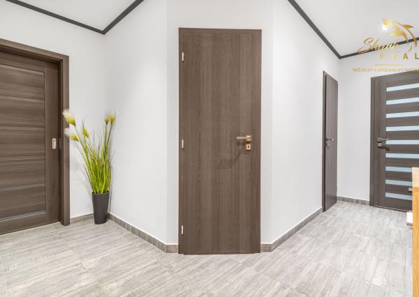 Priestranný 3-izbový byt s balkónom kúsok od stanice – Piešťany