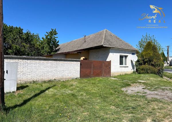 Dom s obrovským potenciálom v centre obce - Podolie