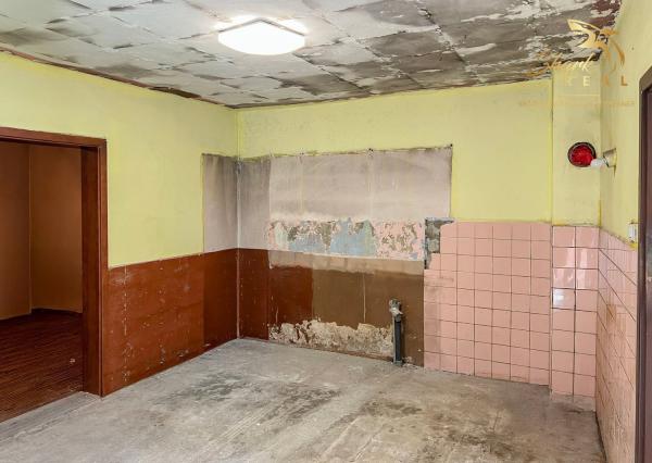 Dom s obrovským potenciálom v centre obce - Podolie
