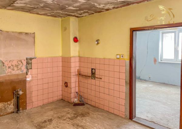 Dom s obrovským potenciálom v centre obce - Podolie