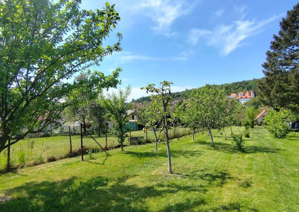 Slnečný pozemok s panoramatickým výhľadom