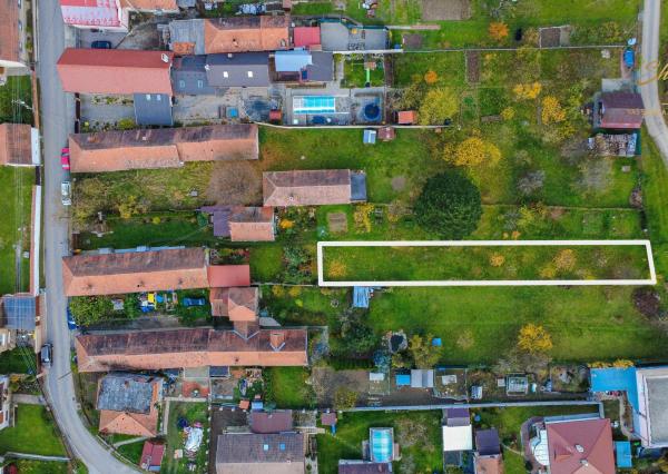 Slnečný pozemok s panoramatickým výhľadom