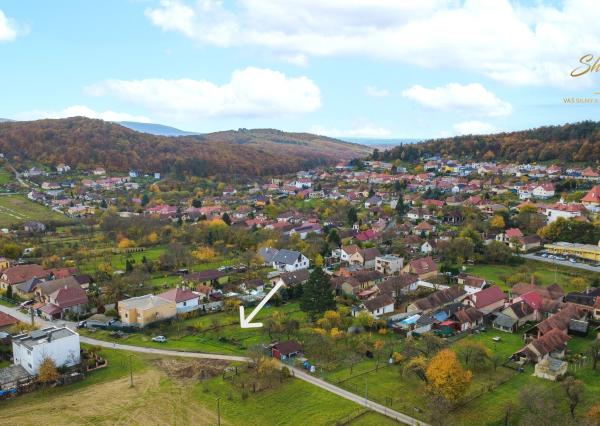 Slnečný pozemok s panoramatickým výhľadom