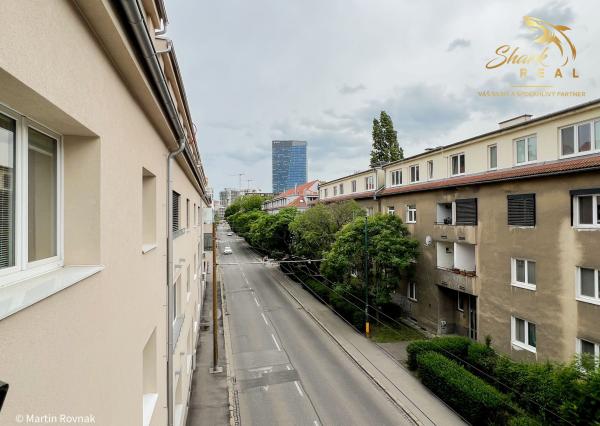 Byt s atmosférou | 2i, balkón, pivnica | Živá Svätoplukova, Ružinov