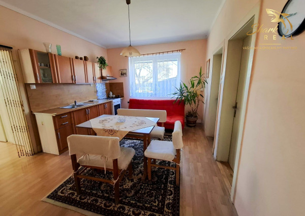 TOP PONUKA! Rodinný dom s letnou kuchyňou a slnečnou záhradou