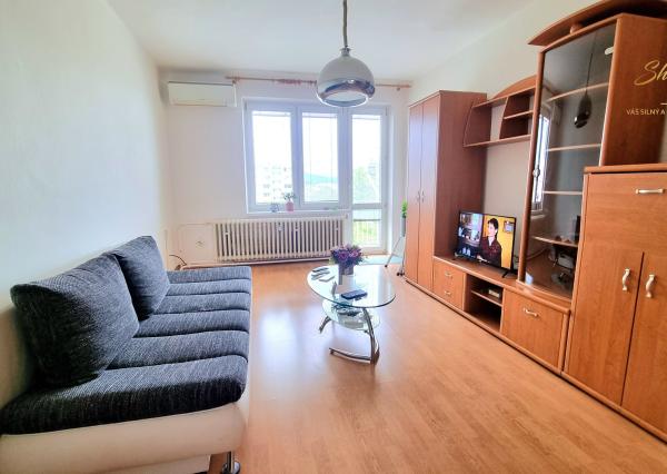 ZNÍŽENÁ CENA 2-IZBOVÝ BYT S BALKÓNOM V CENTRE TREBIŠOVA