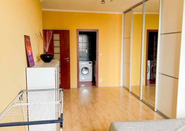Kompletne zariadený 2i byt | Dvojgaráž | 9. posch. | Rúžová dolina, Ružinov