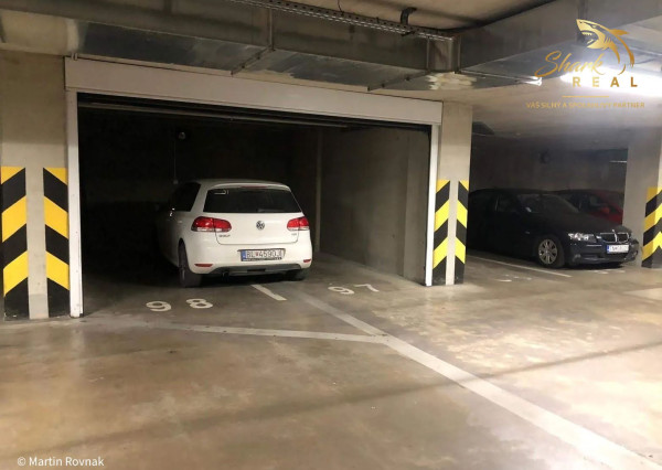 Kompletne zariadený 2i byt | Dvojgaráž | 9. posch. | Rúžová dolina, Ružinov