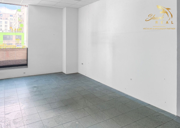 PRENÁJOM – Obchodný priestor 49,5 m² v nákupnom centre Dubrawa