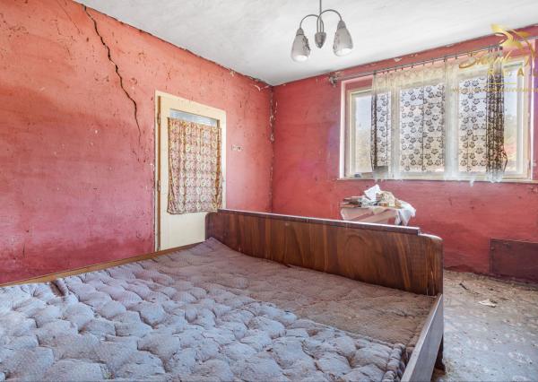 Pekný starší vidiecky dom s pozemkom – Tepličky