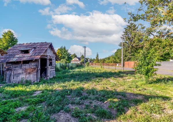 Pekný starší vidiecky dom s pozemkom – Tepličky