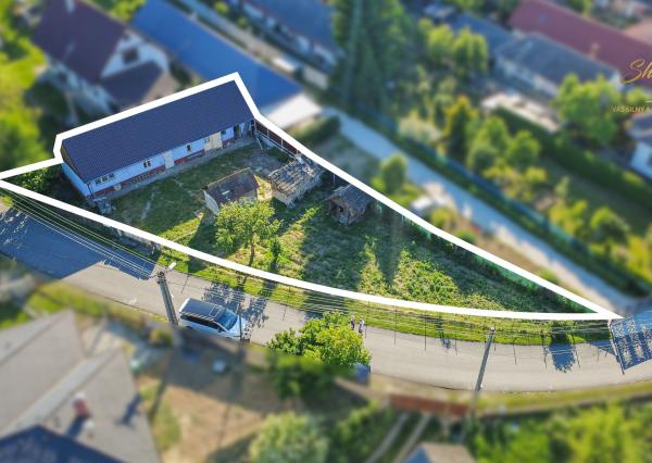 Pekný starší vidiecky dom s pozemkom – Tepličky