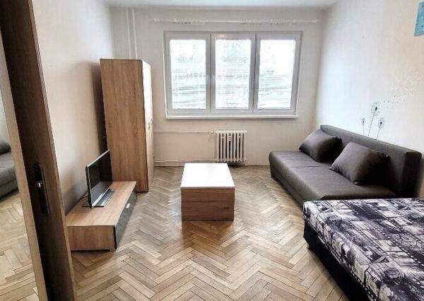 2 izbový byt -  kúsok od centra, s loggiou/balkónom ( + MOŽNÁ DOHODA NA CENE !!! )