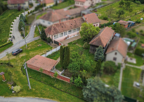 Pokoj, priestor a súkromie. Očarujúca chalupa na predaj.