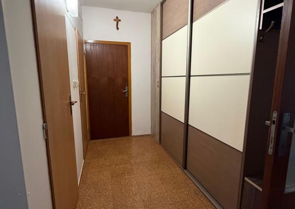 Priestranný 2,5-izbový byt v obľúbenej lokalite Prešova – ideálne bývanie za rozumnú cenu