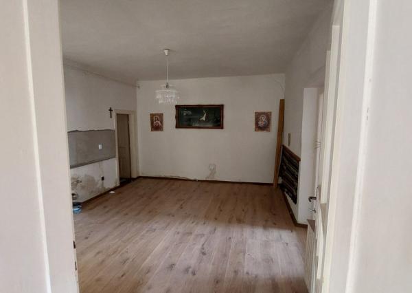 Exkluzívne na predaj rodinný dom s hosťovským domčekom, garážou a veľkým pozemkom v Bódvaszilase, Máďarsko