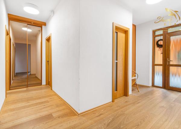 Na predaj 7 izbový rodinný dom s krásnou záhradou