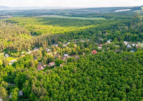 Rozprávkový pozemok obklopený lesom  - Duchonka