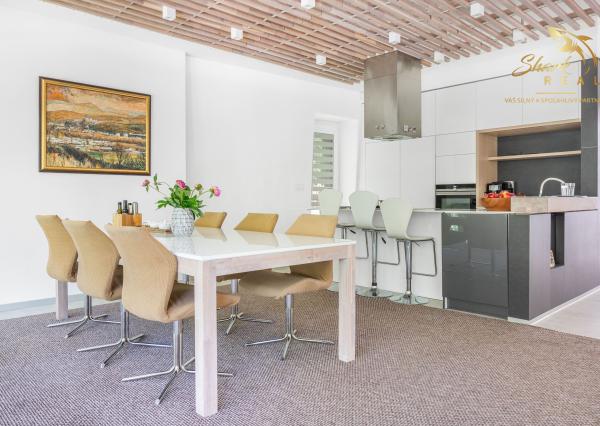 Exkluzívna rodinná vila v srdci Nízkych Tatier | Bystrá | 385 m² | Pozemok 979 m²