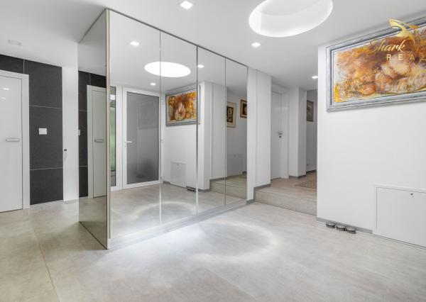Exkluzívna rodinná vila v srdci Nízkych Tatier | Bystrá | 385 m² | Pozemok 979 m²