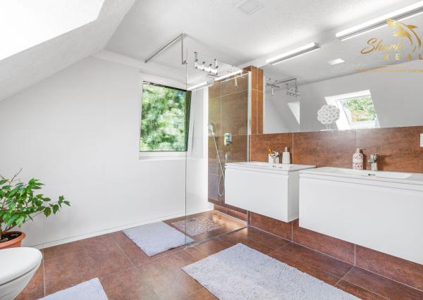 Exkluzívna rodinná vila v srdci Nízkych Tatier | Bystrá | 385 m² | Pozemok 979 m²