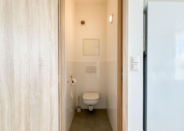 Mimo mesta, nie mimo pohodlia | 1,5i novostavba s loggiou | Slovenský Grob