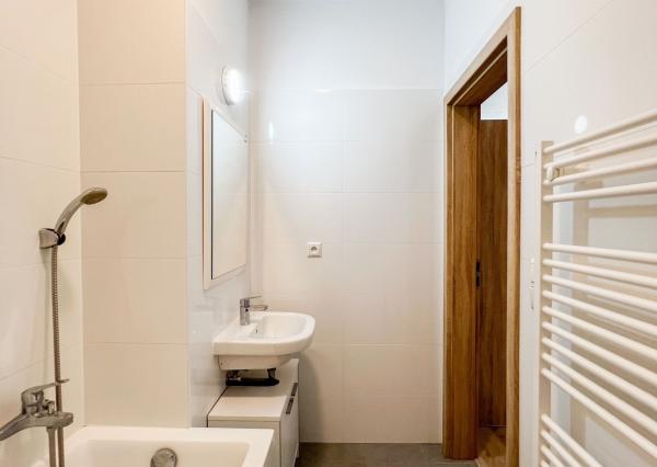 Mimo mesta, nie mimo pohodlia | 1,5i novostavba s loggiou | Slovenský Grob