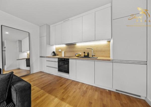 Na prenájom kompletne zariadený 2-izbový apartmán v centre Bratislavy – Vysoká ulica