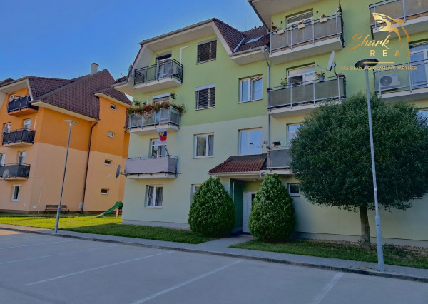 REZERVOVANÉ! - Na predaj 2 izbový byt neďaleko od Trenčína
