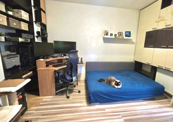REZERVOVANÉ! - Na predaj 2 izbový byt neďaleko od Trenčína