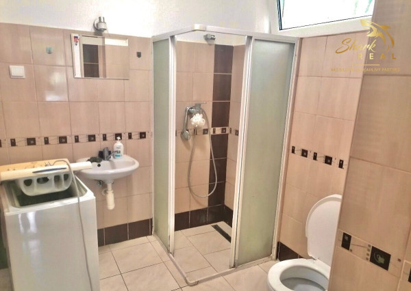 Na prenájom 1-izbový byt s krbom a súkromným dvorom pri Trenčíne