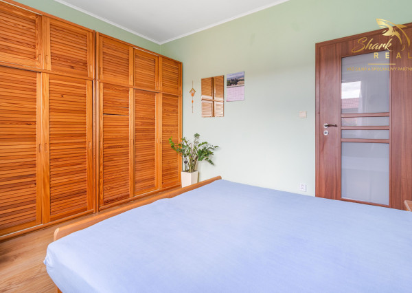 Moderný 3-izbový bungalov s garážou, dielňou a krásnou záhradou – Hôrka nad Váhom
