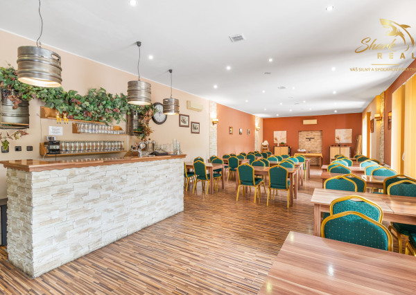 NA PREDAJ - Exkluzívne - Reštaurácia s terasou, barom a apartmánom.
