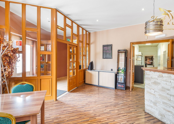 NA PREDAJ - Exkluzívne - Reštaurácia s terasou, barom a apartmánom.