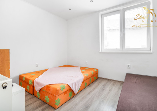 NA PREDAJ - Exkluzívne - Reštaurácia s terasou, barom a apartmánom.