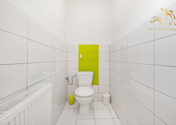 NA PREDAJ - Exkluzívne - Reštaurácia s terasou, barom a apartmánom.