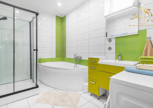 NA PREDAJ - Exkluzívne - Reštaurácia s terasou, barom a apartmánom.