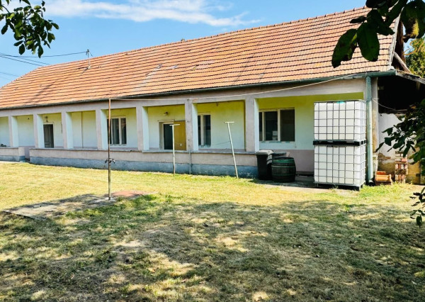 Na predaj 4-izbový vidiecky dom v obci Branč
