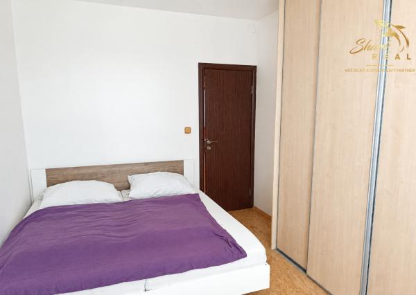 Na prenájom | Priestranný 3-izbový byt s balkónom a možnosťou garáže | Domkárska ulica, Bratislava – Ružinov